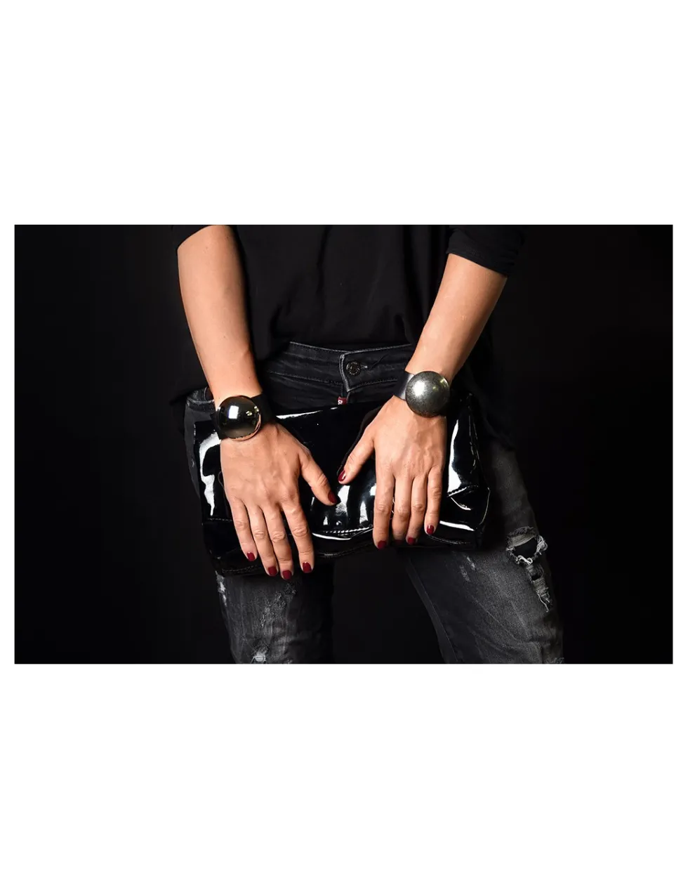 Moora Czarna bransoleta ze skóry oraz stali z błyszczącą kulą* Bransolety