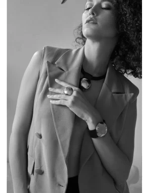 Moora Czarna bransoleta ze skóry oraz stali z pozłacaną półkulą* Bransolety