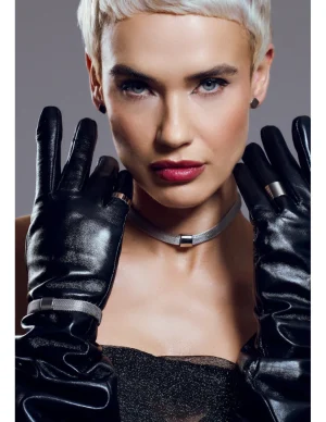 Moora Delikatna bransoleta ze stali szlachetnej z delikatnym elementem.* Bransolety