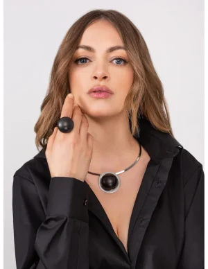 Moora Delikatny choker ze stali z czarną matową zawieszką* Naszyjniki