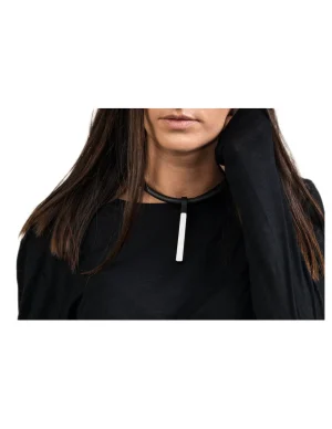 Moora Naszyjnik choker z kauczuku oraz błyszczącego stalowego elementu* Naszyjniki