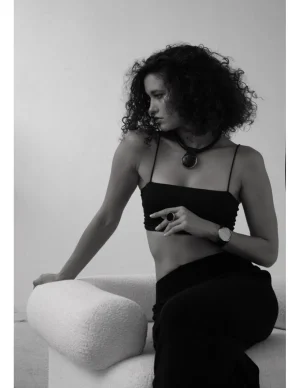 Moora Naszyjnik choker ze skóry oraz pozłacanej stali z błyszczącą kulą* Naszyjniki