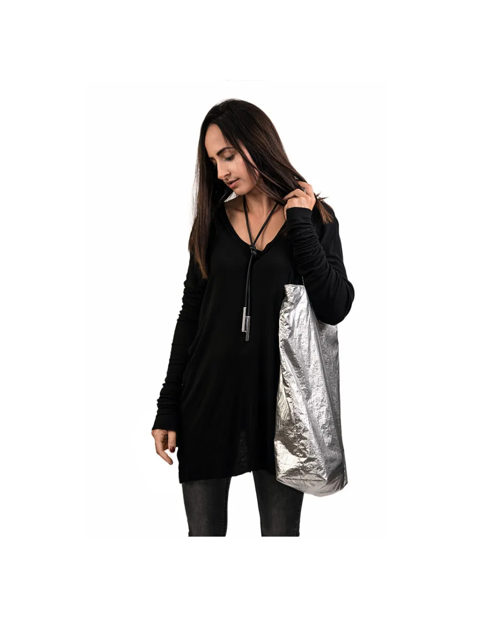 Moora Naszyjnik ze skóry oraz błyszczącej stali szlachetnej* Naszyjniki