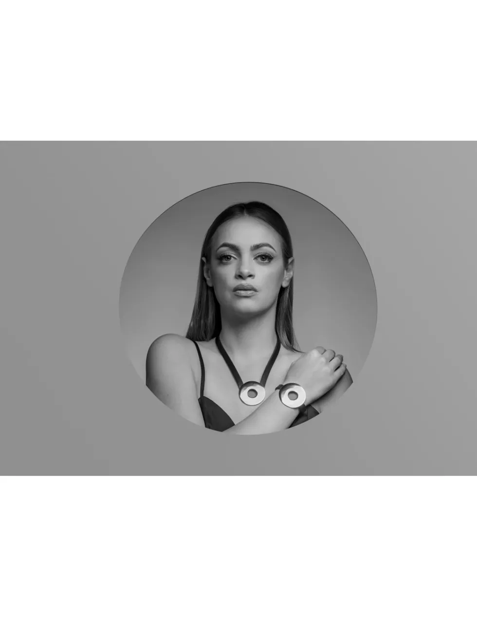 Moora Prosty i nowoczesny naszyjnik ze skóry oraz stali szlachetnej* Naszyjniki